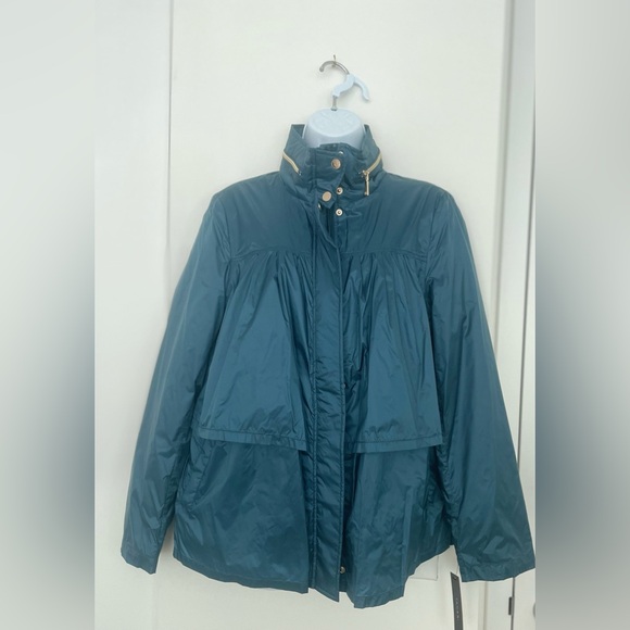 T Tahari Windbreaker Jacket Front Zipper with Hood Size M NWT - Picture 1 of 8